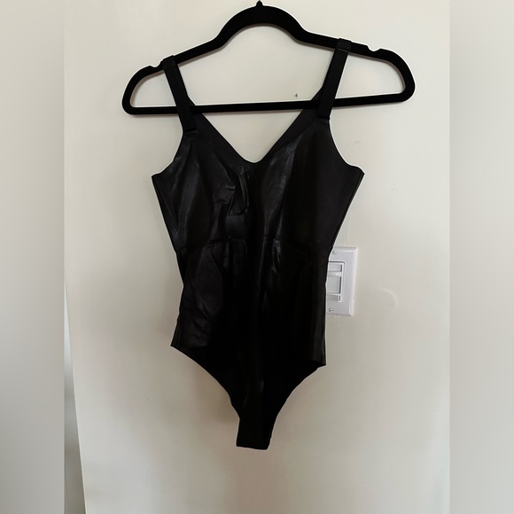 Knix Faux Leather Bodysuit Size Small - Picture 1 of 2